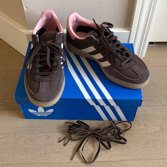 EUC adidas handball spezial sneaker size 5 dark brown/alumina/mauve